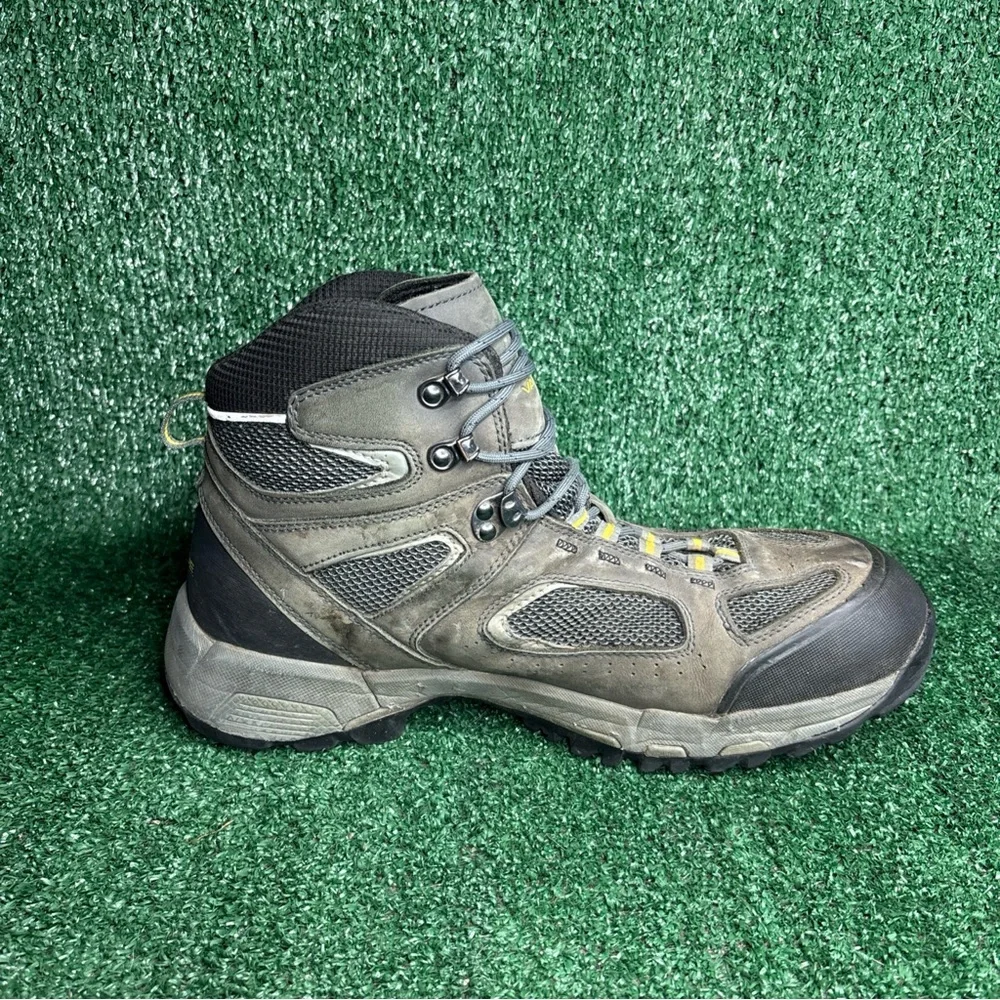 Vasque Hiking Boots Mens Size 13 Gore-Tex Waterproof Vibram‎ Mid Top 7480